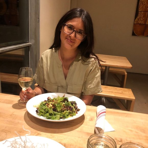 Meet your Posher, Stefania - Picture 1 of 2